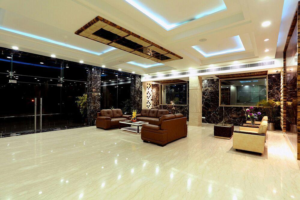 Hotel The Grand Inn Джаму Екстериор снимка